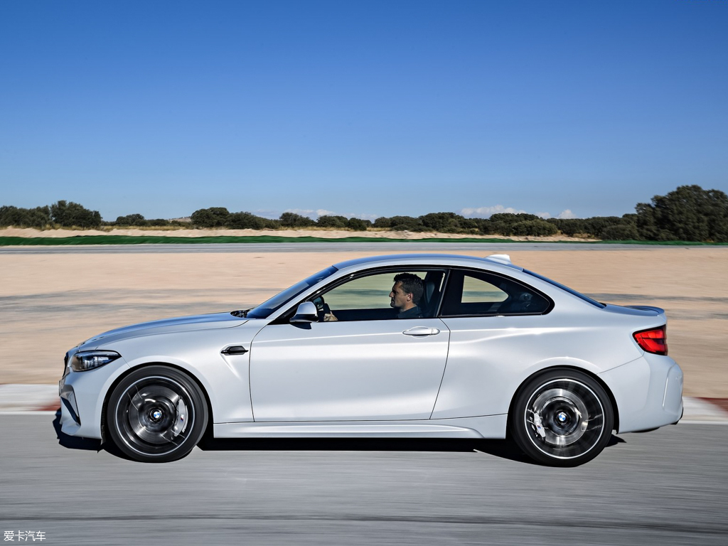 【2018款宝马m2competition_整体外观_45/131张图片】_汽车图片大全