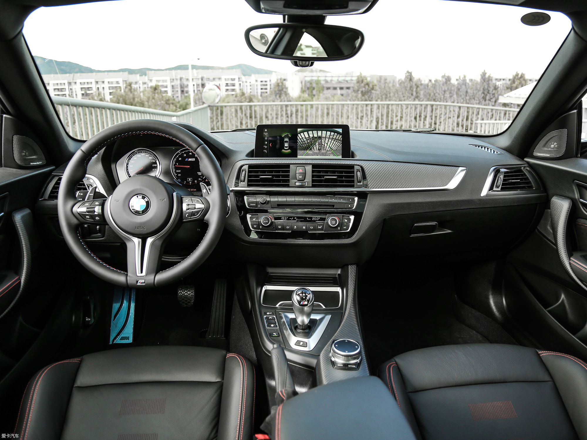 【2018款宝马m2雷霆版_中控区_33/1049张图片】_汽车图片大全_爱卡
