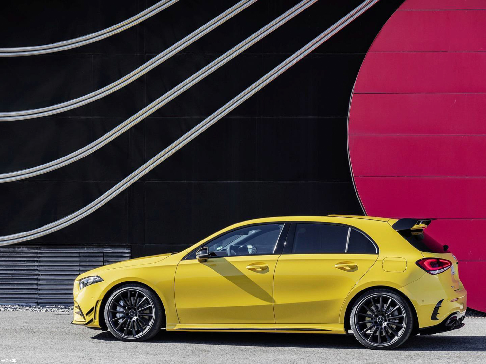 【2018款奔驰a级amg(进口)amg a 35 4matic_整体外观_44/120张图片】