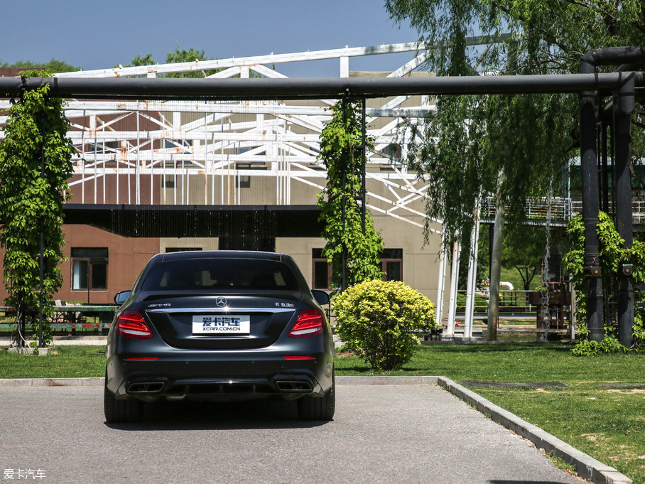 2017AMG E AMG E 63 S 4MATIC+ ر