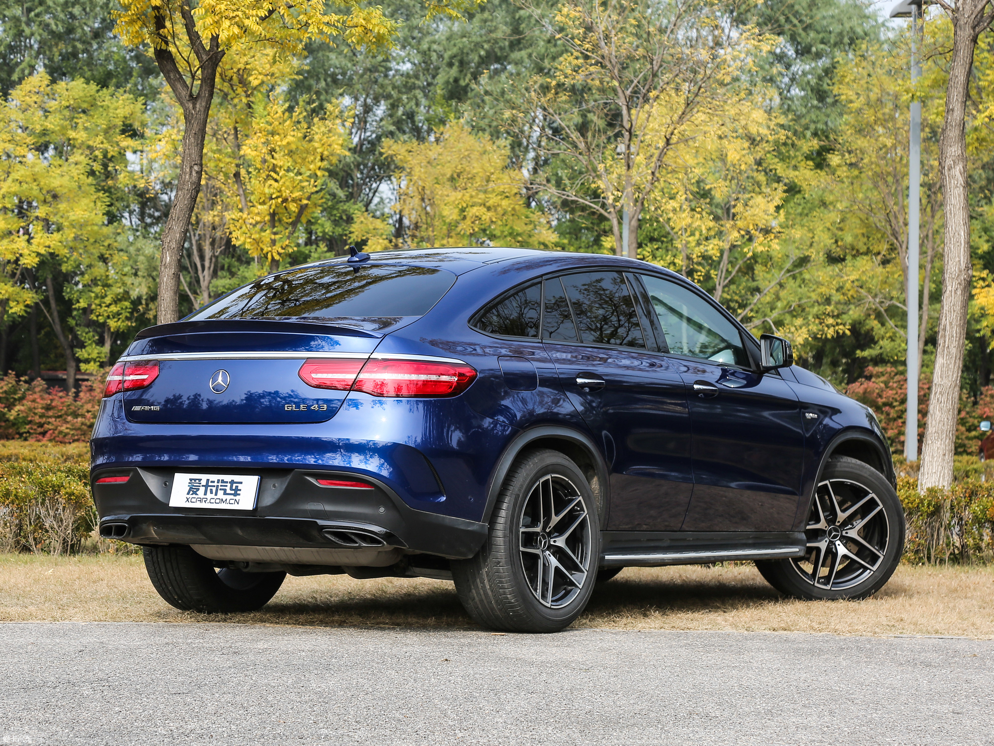 【2017款奔驰gle amg轿跑suvamg gle 43 4matic_整体外观_14/592张