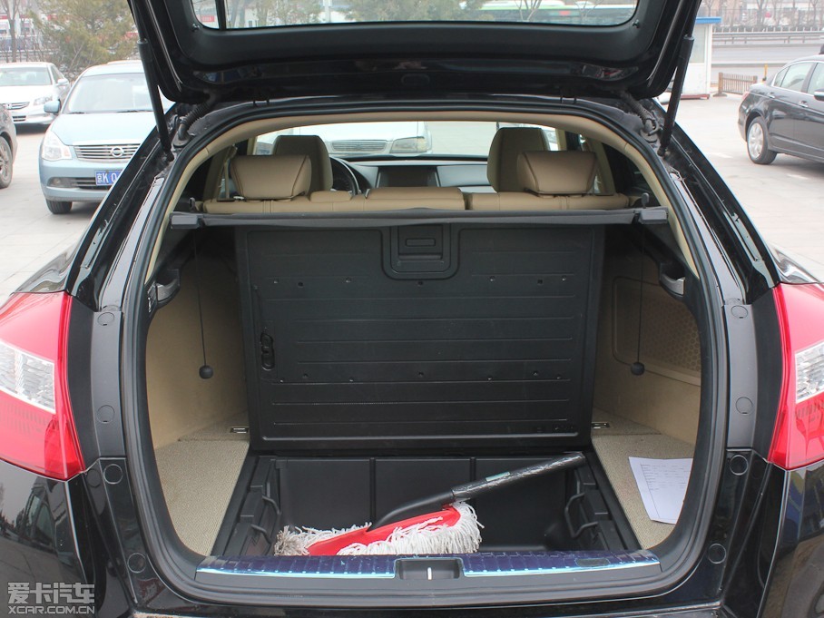 2011款歌诗图3.5l 自动尊贵版