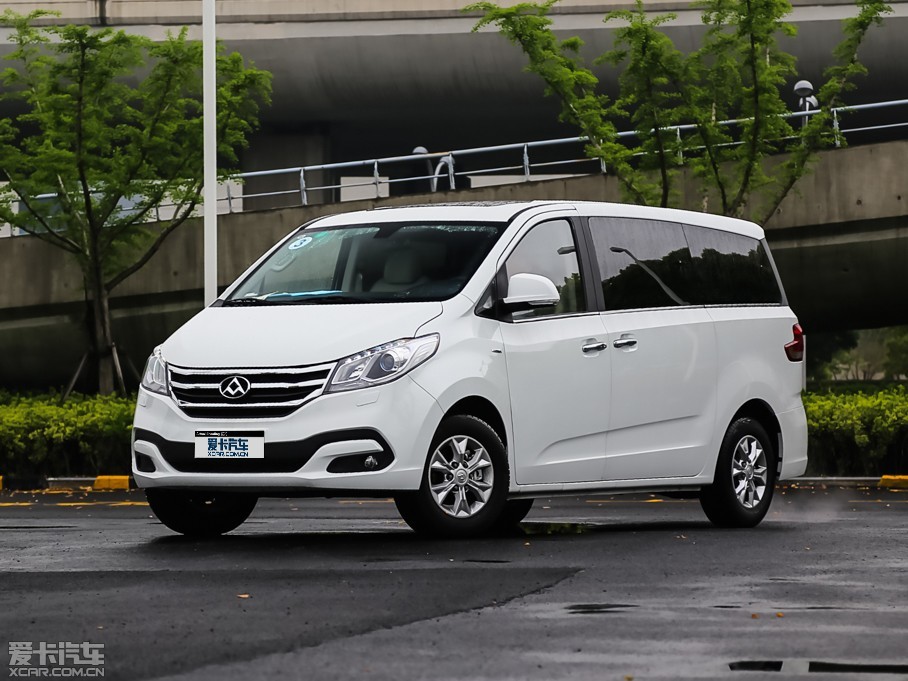 2014款上汽大通g102.0t 自动豪华行政版