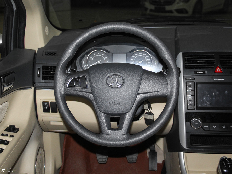 2015款绅宝d20两厢 1.5l 手动乐尚版