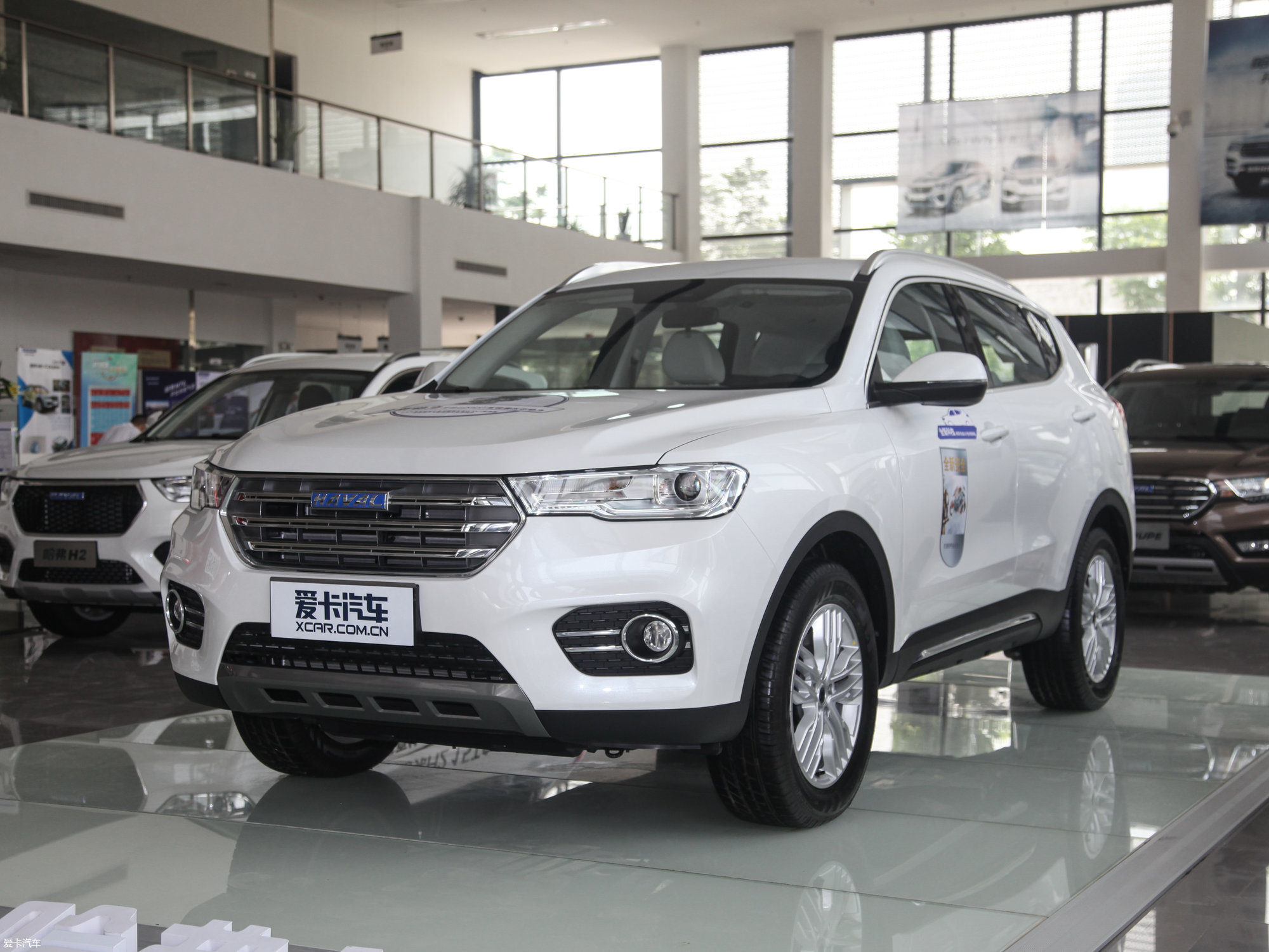 0t 自动风尚型  2018款哈弗h6 红标2.0t 自动豪华型 蓝标1.