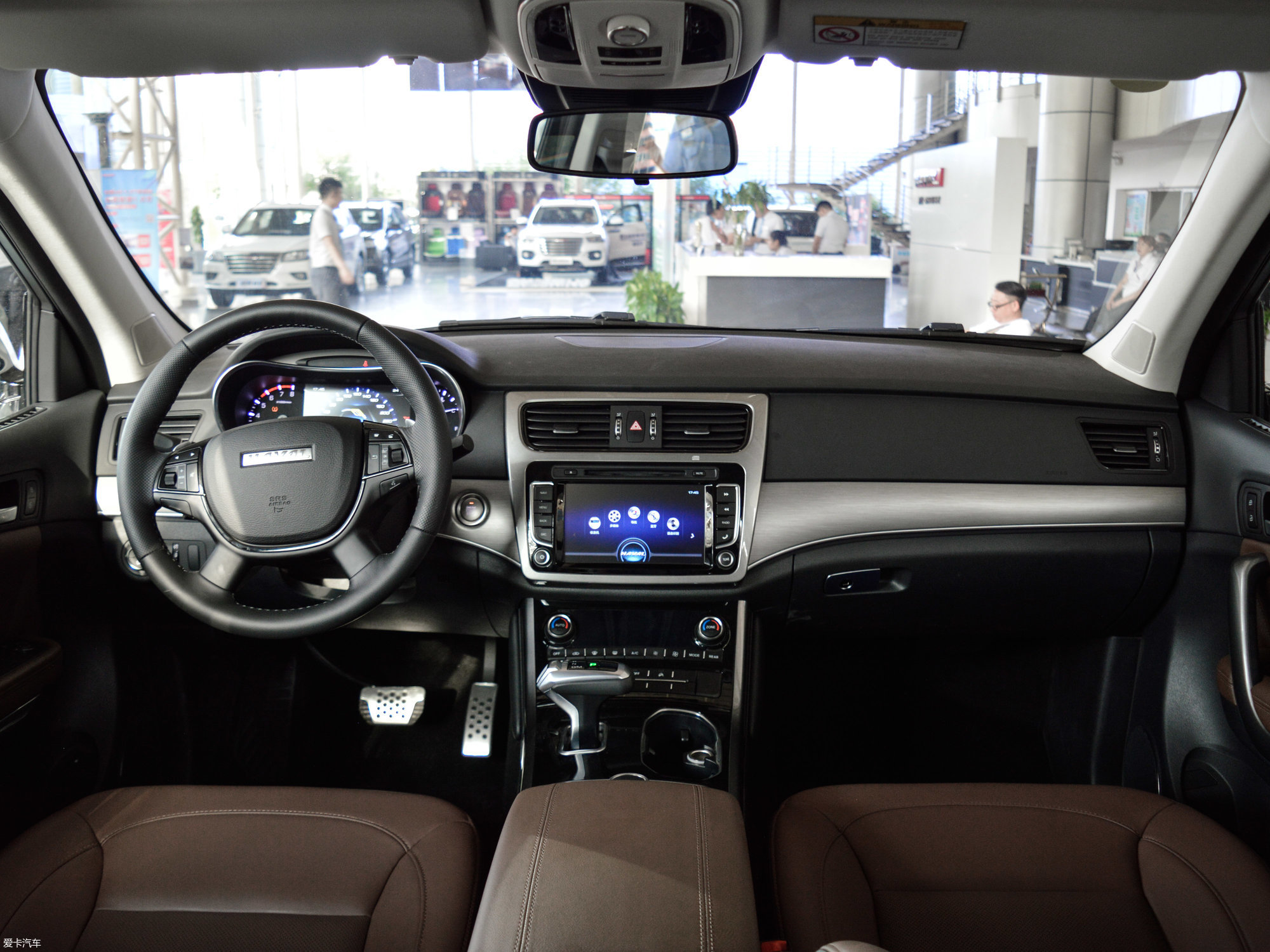 0t 自动两驱悦享型 汽油  2017款哈弗h8 2.0t 自动两驱智享型 柴油 2.