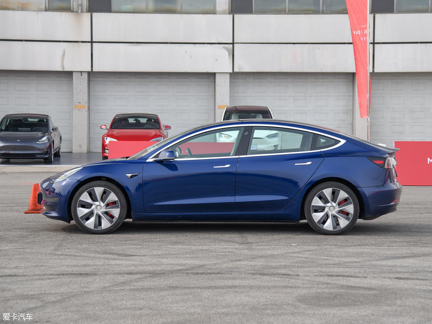 TESLA2019款MODEL 3