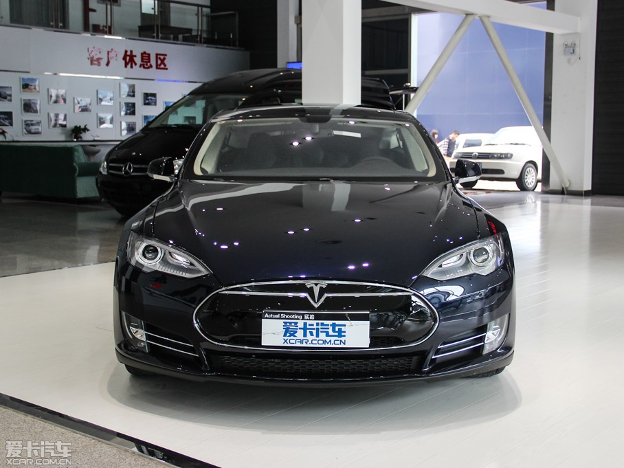 2014MODEL S P85