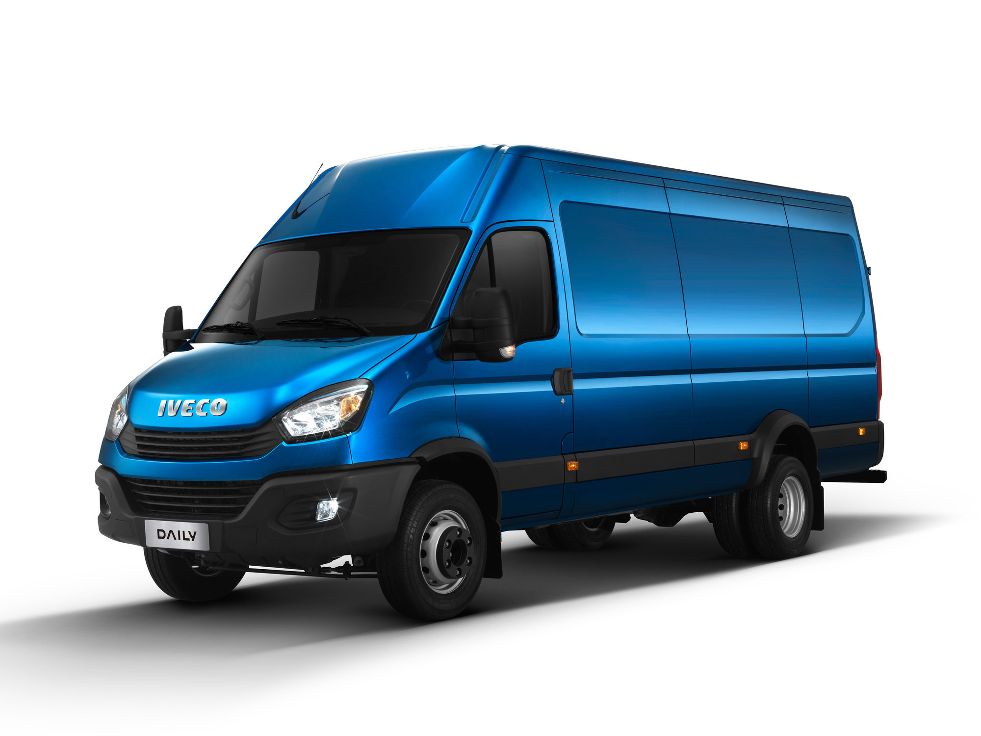 2018款厢式车 3.0t 手动加长轴单排高顶