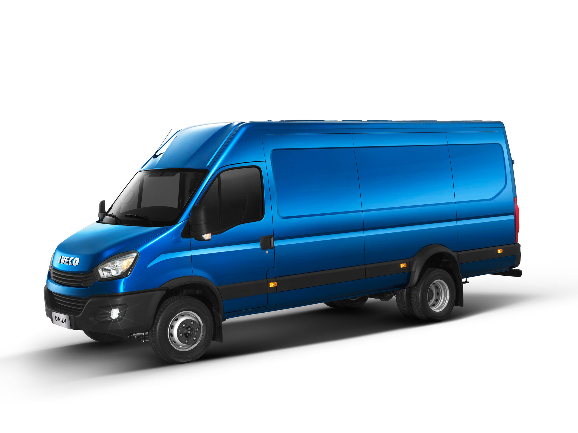 2018款厢式车 3.0t 手动加长轴单排高顶