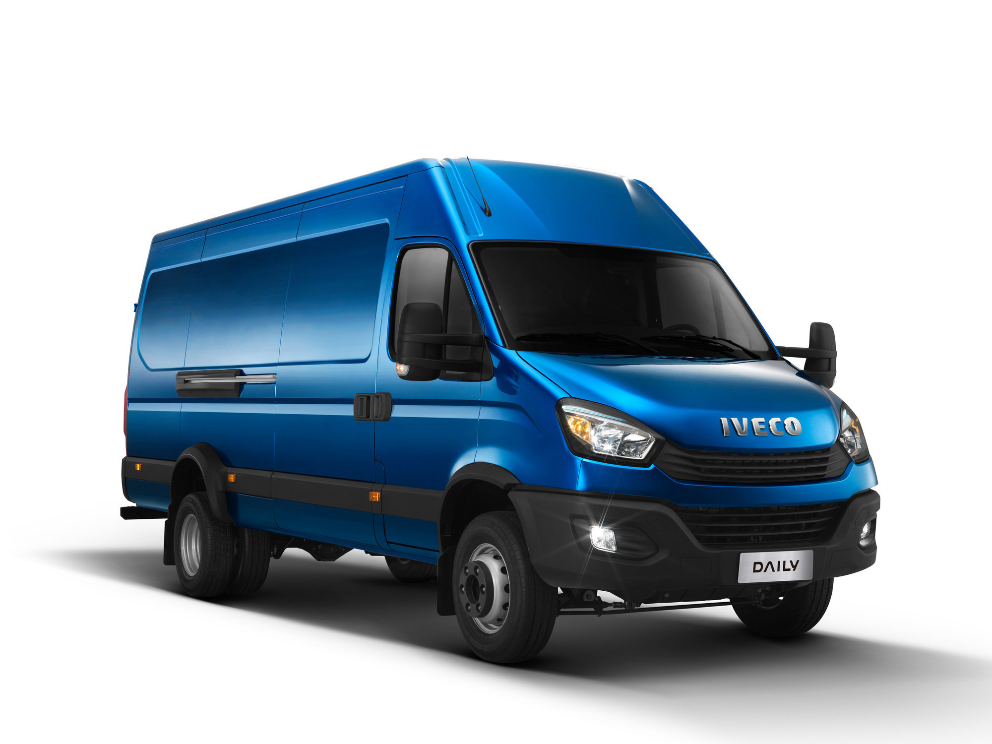 2018款厢式车 3.0t 手动加长轴单排高顶