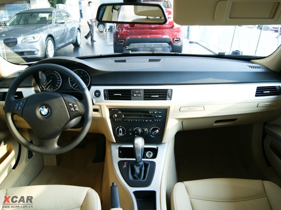 2010款宝马3系318i