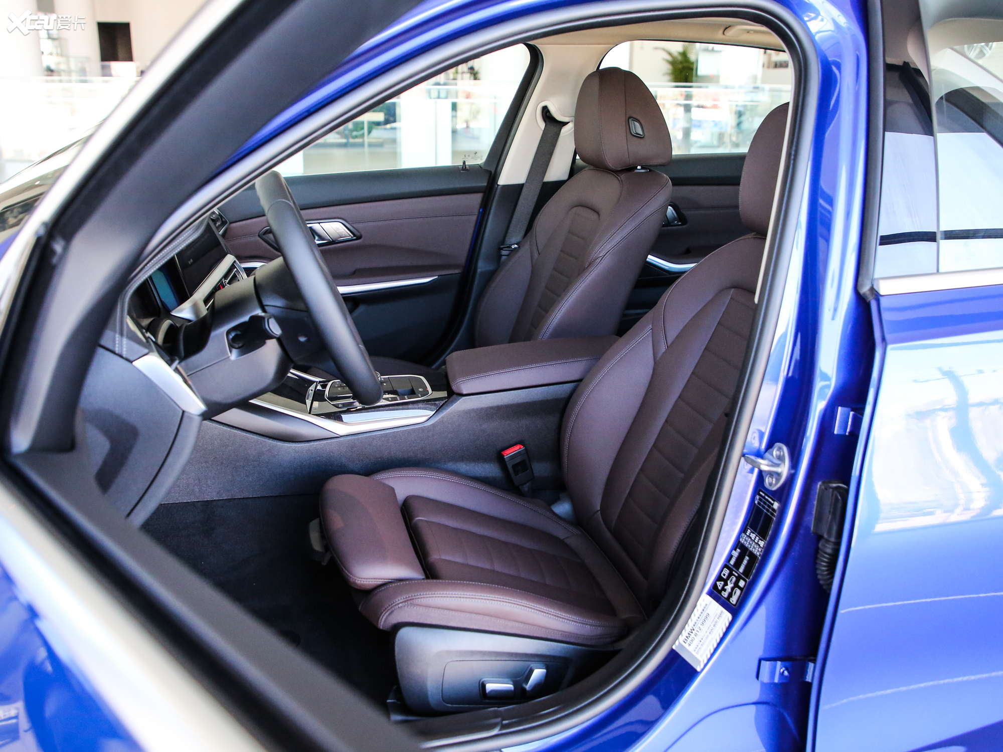 【2020款宝马3系325li xdrive m运动套装_空间座椅_146/3448张图片】