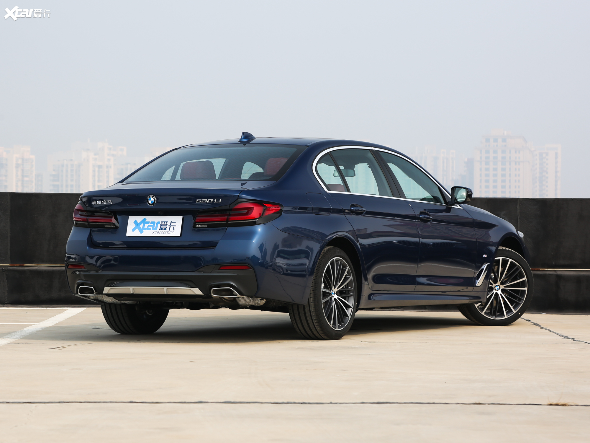 【2021款宝马5系 530li 领先型 m运动套装_整体外观 _21/430张图片】