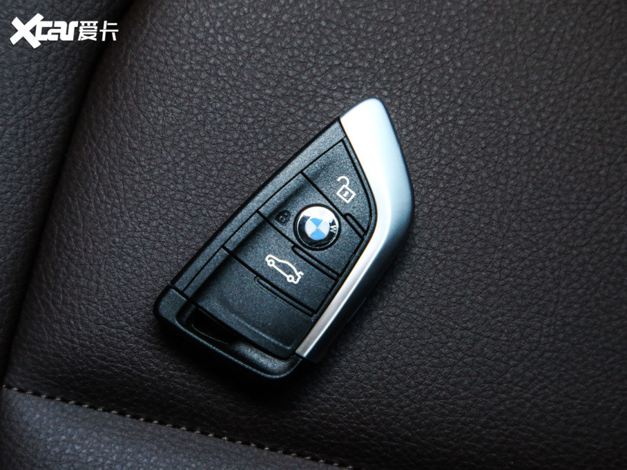 2021款宝马x2xdrive25i 曜夜版