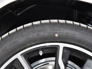 2022款改款二 xDrive30i 领先型 M曜夜套装 轮胎尺寸