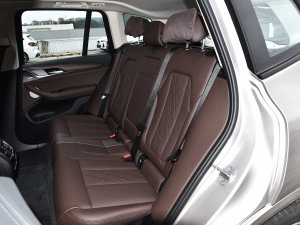 2022款改款二 xDrive30i 领先型 M曜夜套装 后排座椅