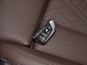 2022款改款二 xDrive30i 领先型 M曜夜套装 车钥匙