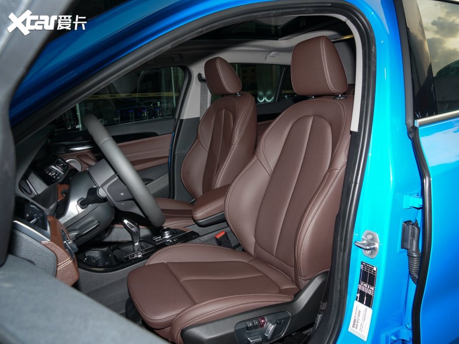 【2022款宝马x2 sdrive25i m越野套装_空间座椅 _4/112张图片】_汽车
