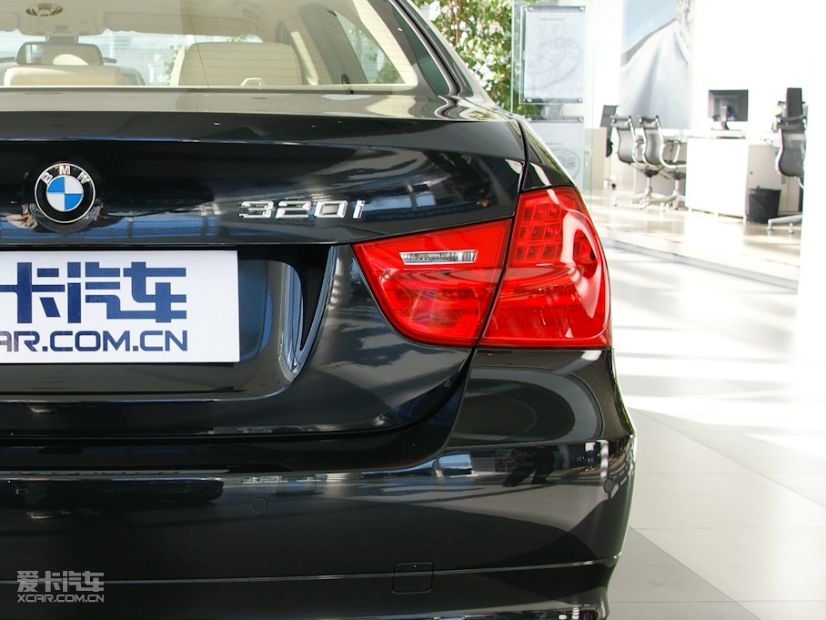 20113ϵ 320i ʱа