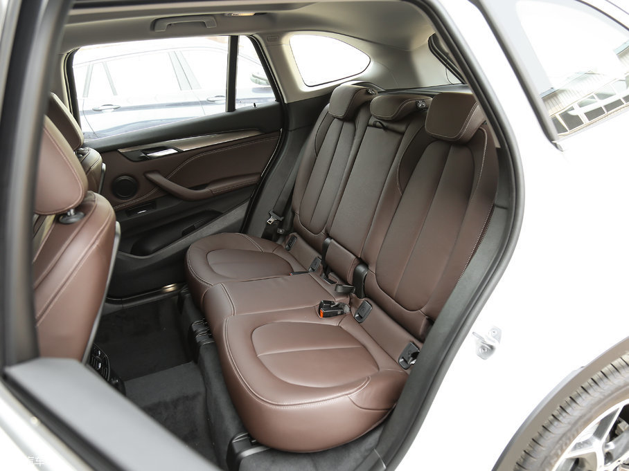 【2018款宝马x1xdrive 25li 豪华型_空间座椅_869/2209张图片】_汽车