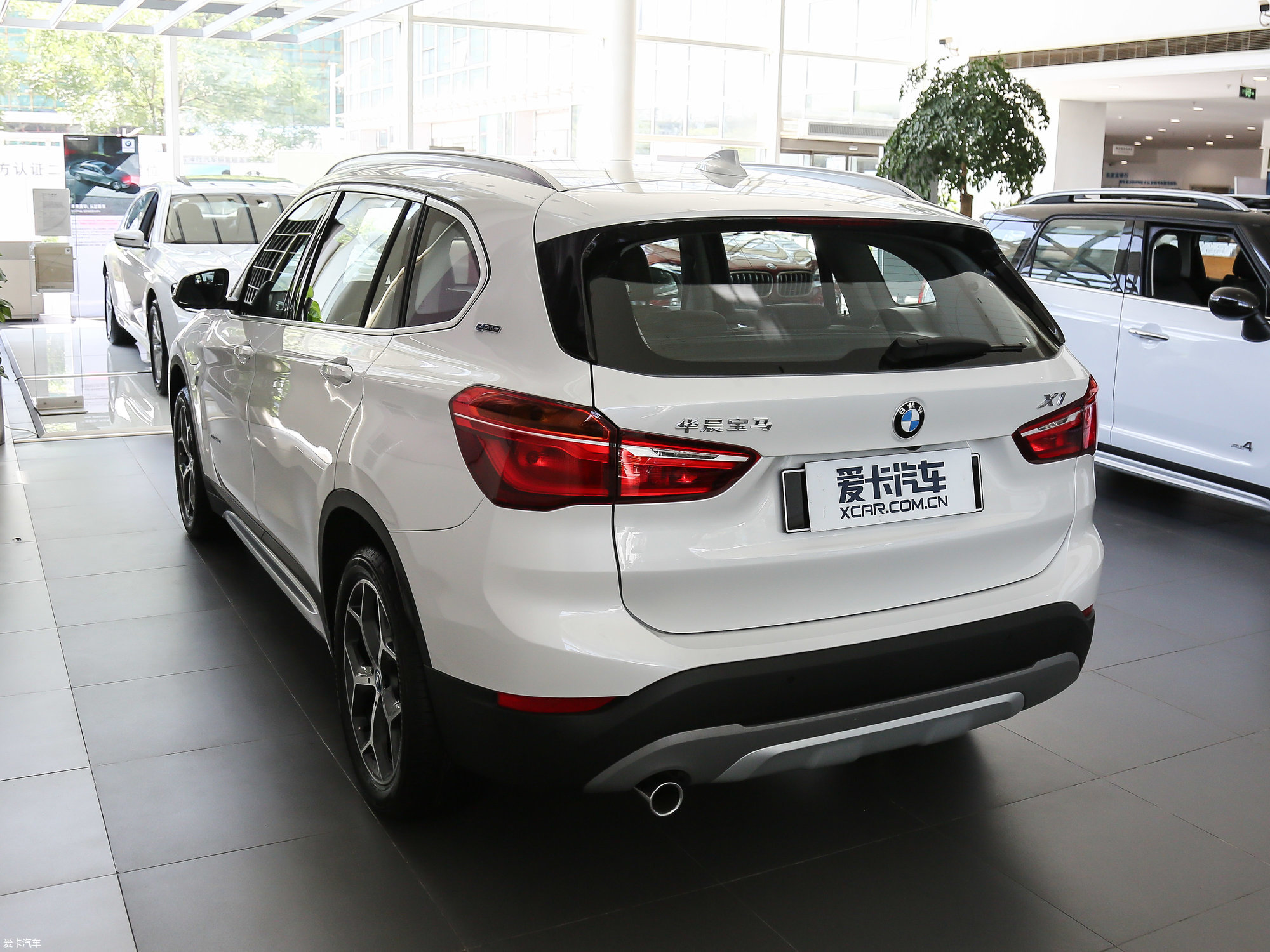 【2018款宝马x1混合动力xdrive 25le 豪华型_整体外观_3/165张图片】