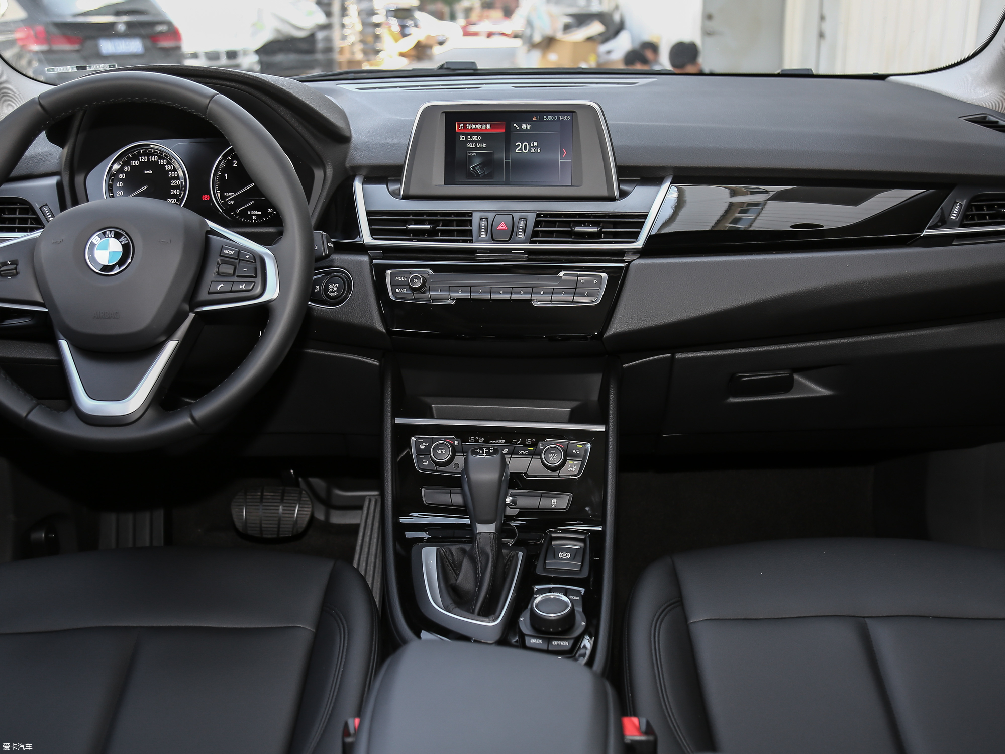 【2018款宝马2系旅行车218i 领先型_中控区_6/1081张图片】_汽车图片