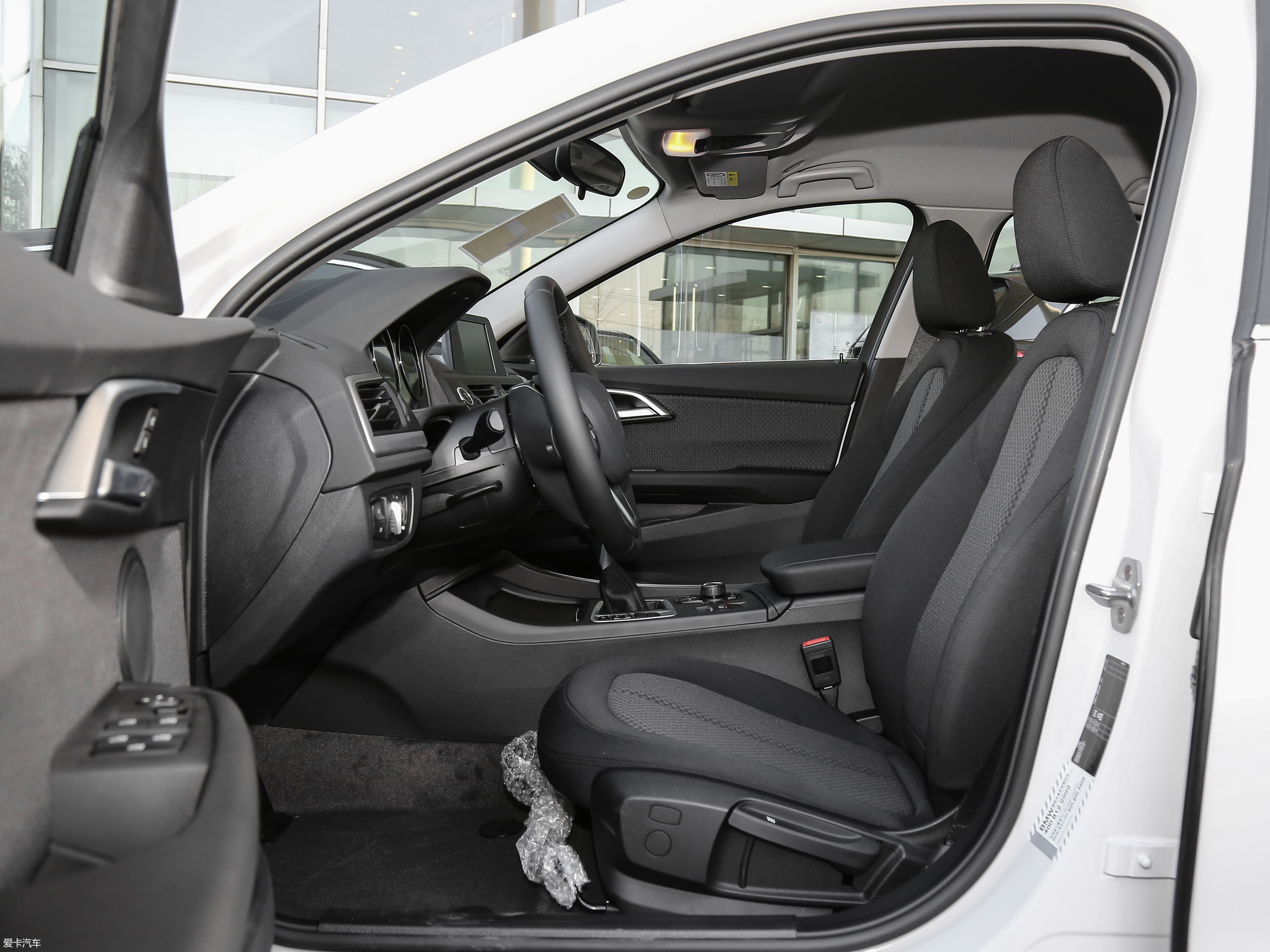 【2018款宝马1系118i 时尚型_空间座椅_440/1664张图片】_汽车图片