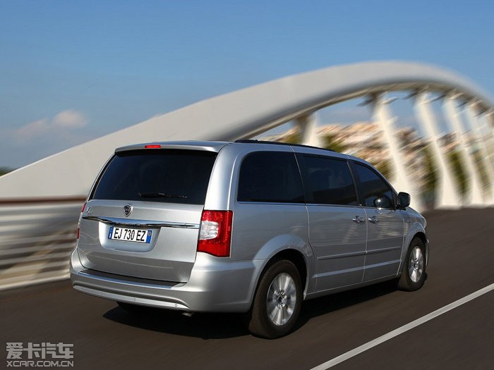 蓝旗亚voyager图片