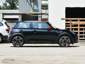 20232.0T JOHN COOPER WORKS Pat Moss ࣨң