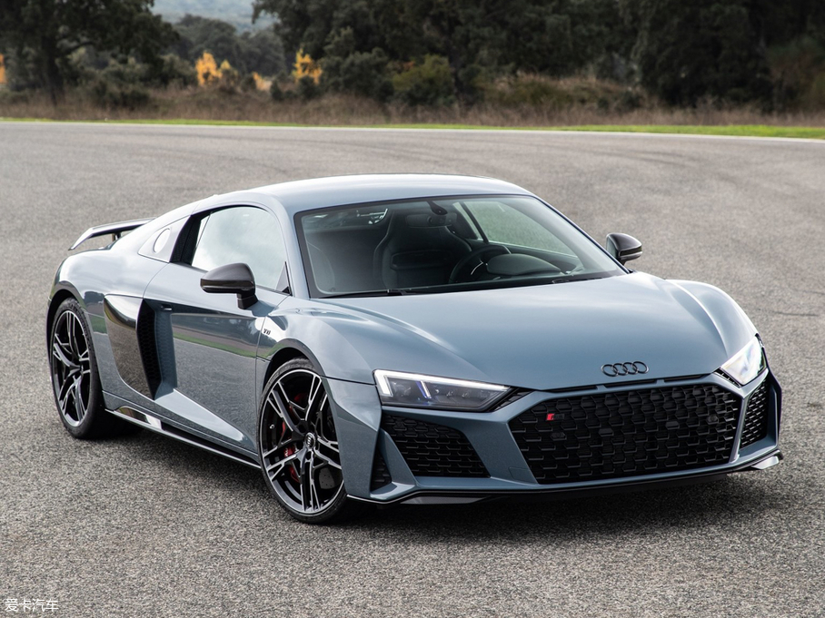 2019µR8 Coupe