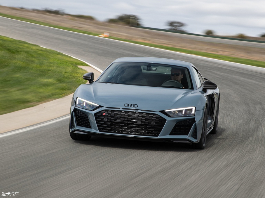 2019µR8 Coupe