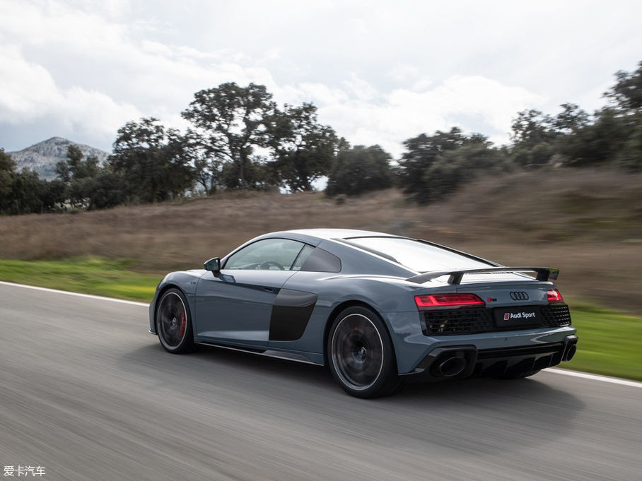 2019µR8 Coupe