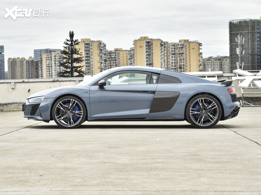 2021µR8 V10 Coupe Performance