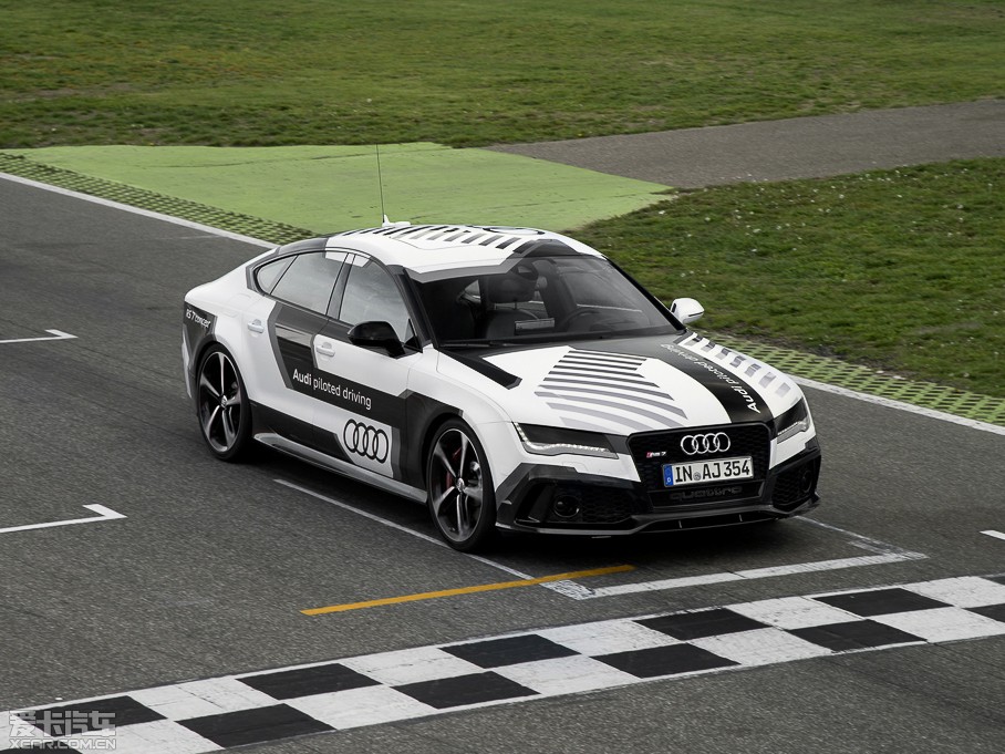 2015µRS 7 Sportback Piloted Driving 