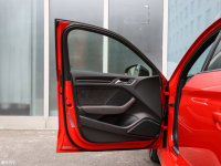 空间座椅奥迪RS 3驾驶位车门