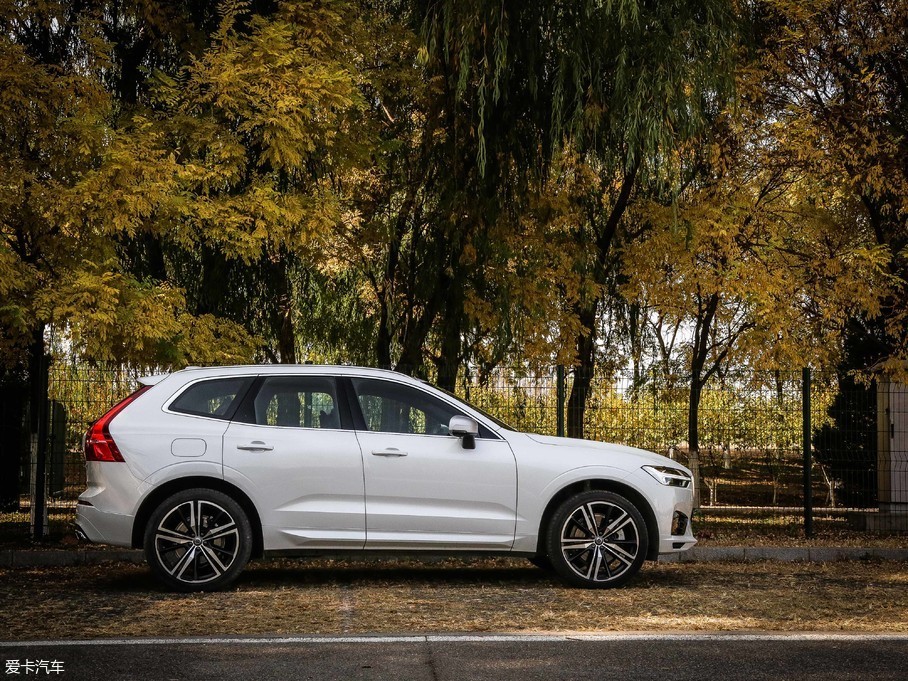 2019款沃爾沃xc60混動t8 e驅混動智雅運動版