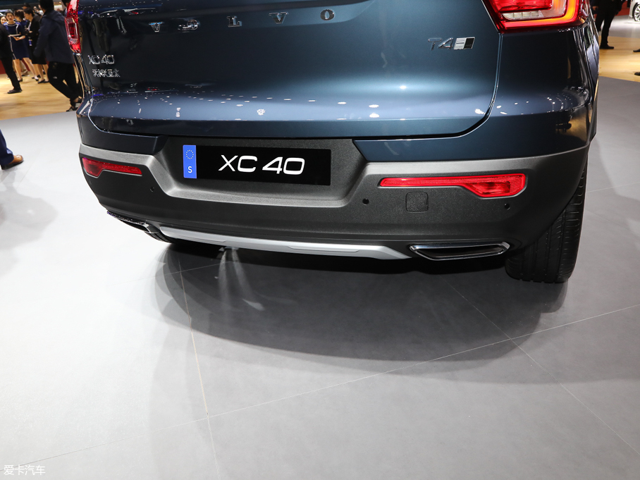 2020ֶXC40 T4  ˶