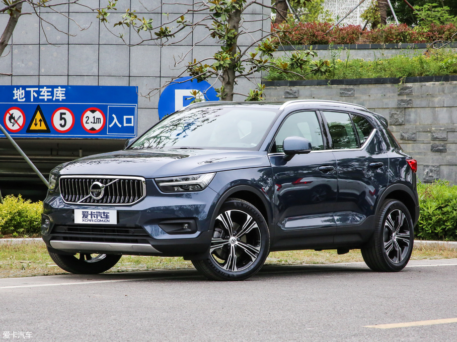 2020ֶXC40 T4  Զ