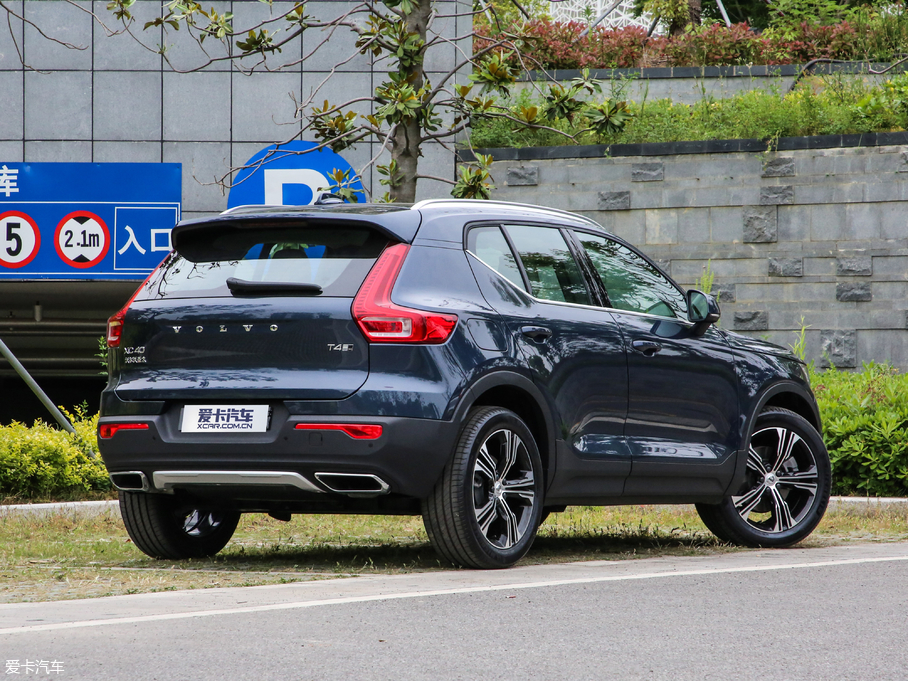 2020ֶXC40 T4  Զ