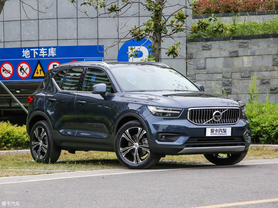 2020ֶXC40 T4  Զ