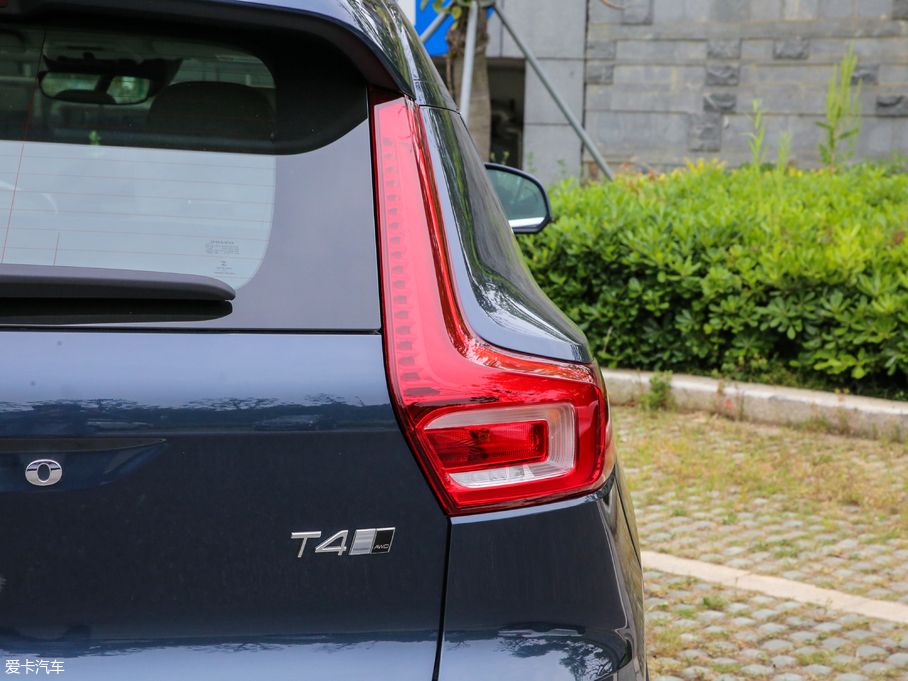 2020ֶXC40 T4  Զ