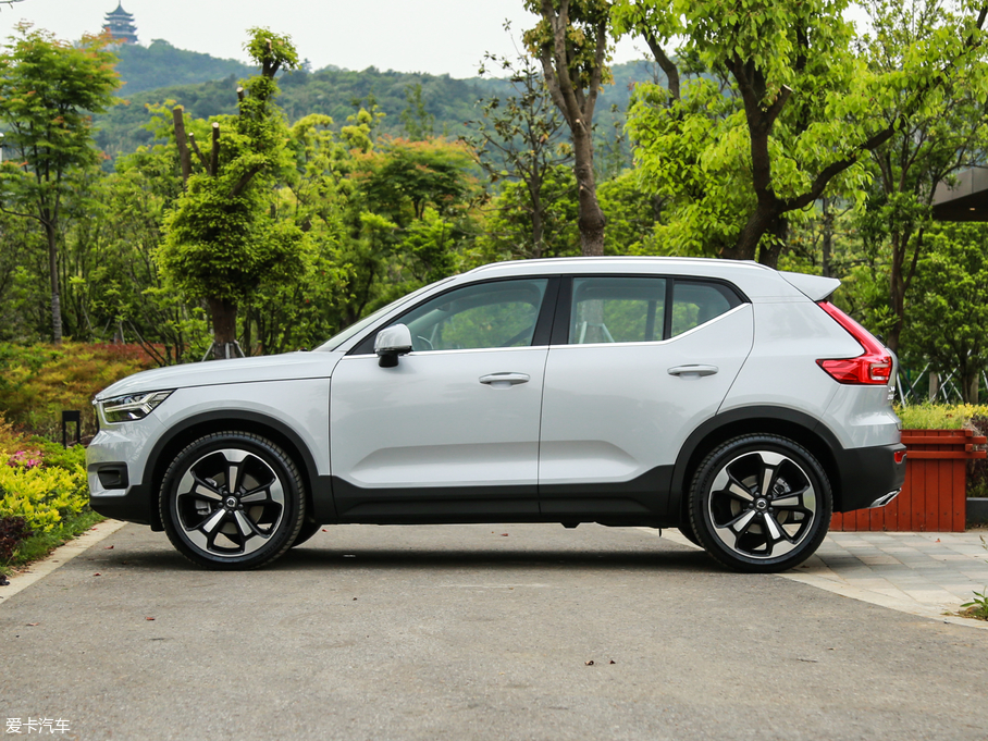 2020ֶXC40 T4  ź