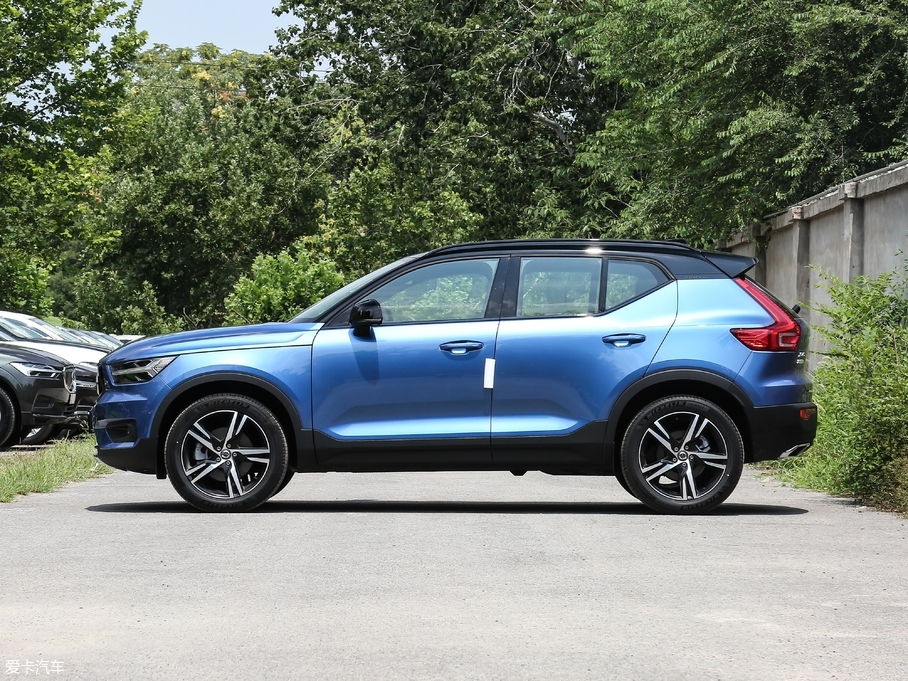 2020ֶXC40 T4  Զ˶