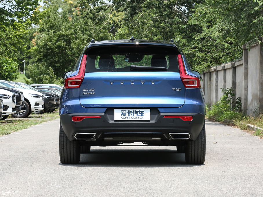 2020ֶXC40 T4  Զ˶