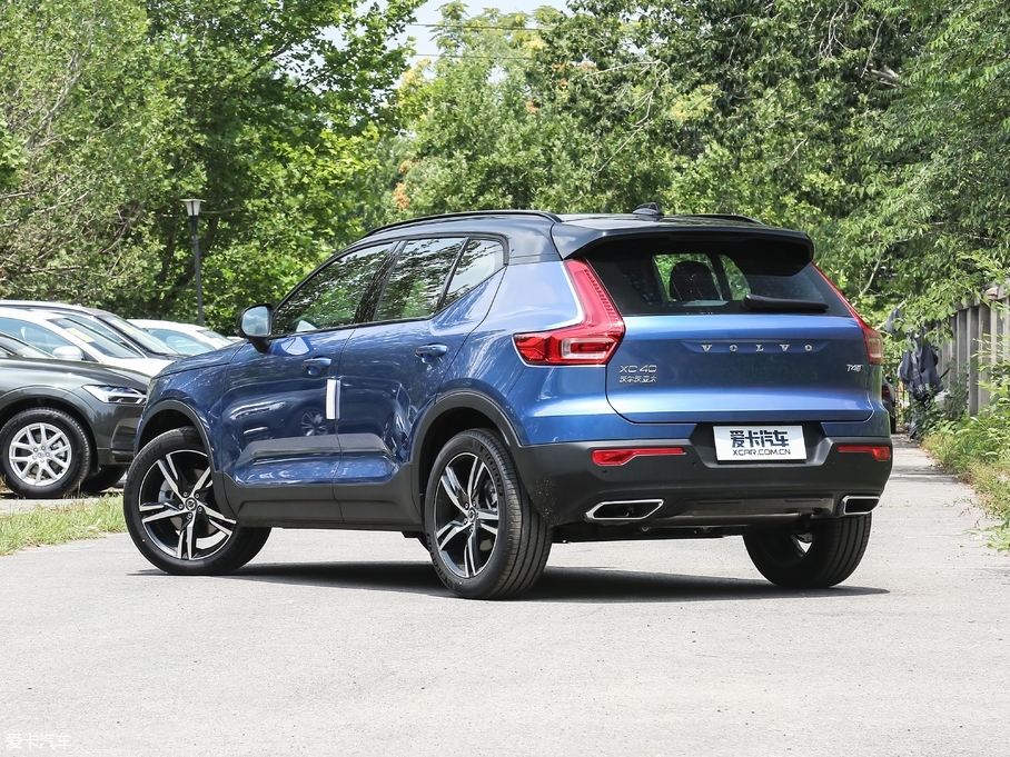 2020ֶXC40 T4  Զ˶