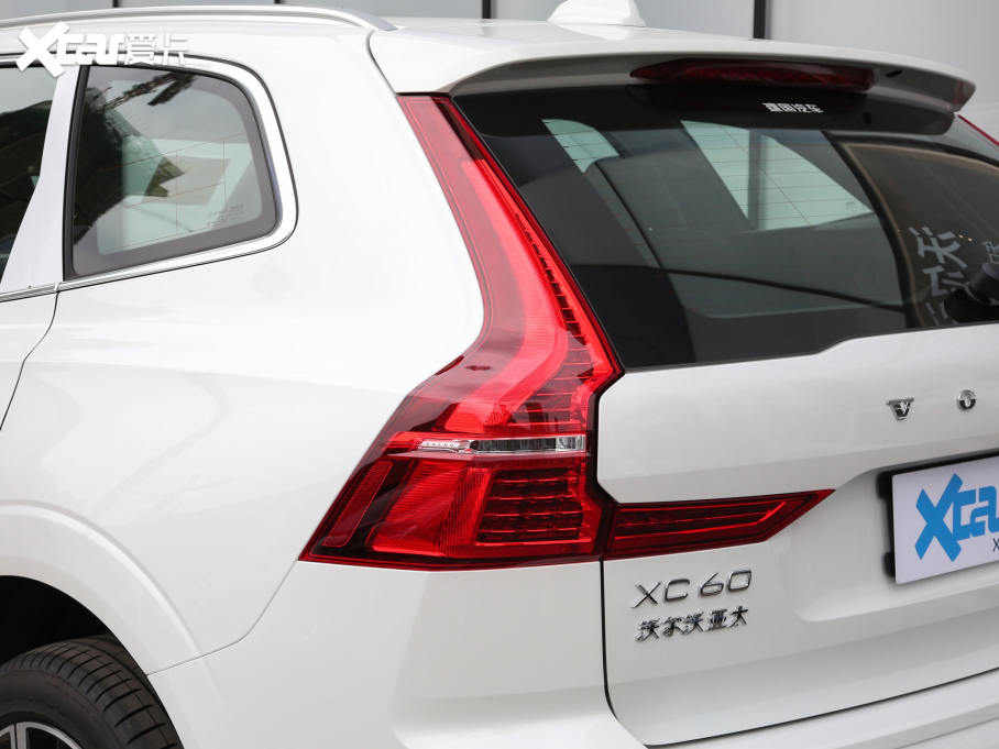 2022ֶXC60 RECHARGE T8 춯 ź