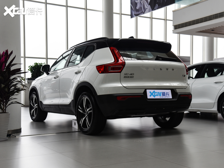 2022ֶXC40 T4 Զ˶