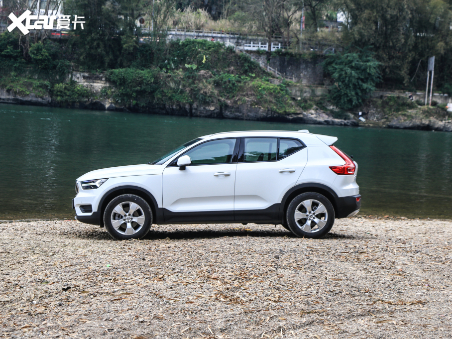 2022ֶXC40 T4 ʱа