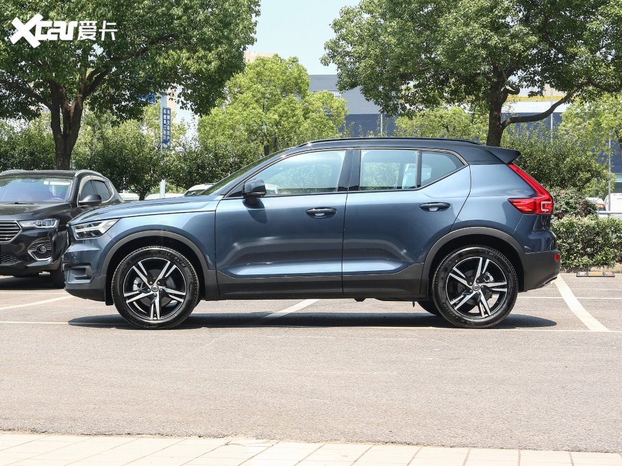 2022ֶXC40 T4 ˶